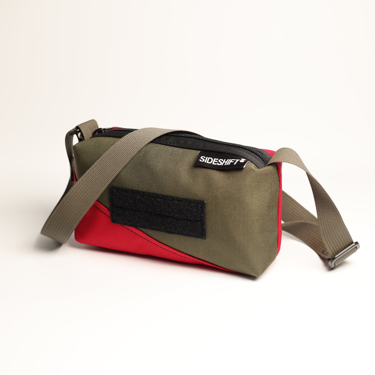Shouldee (Khaki/Red)