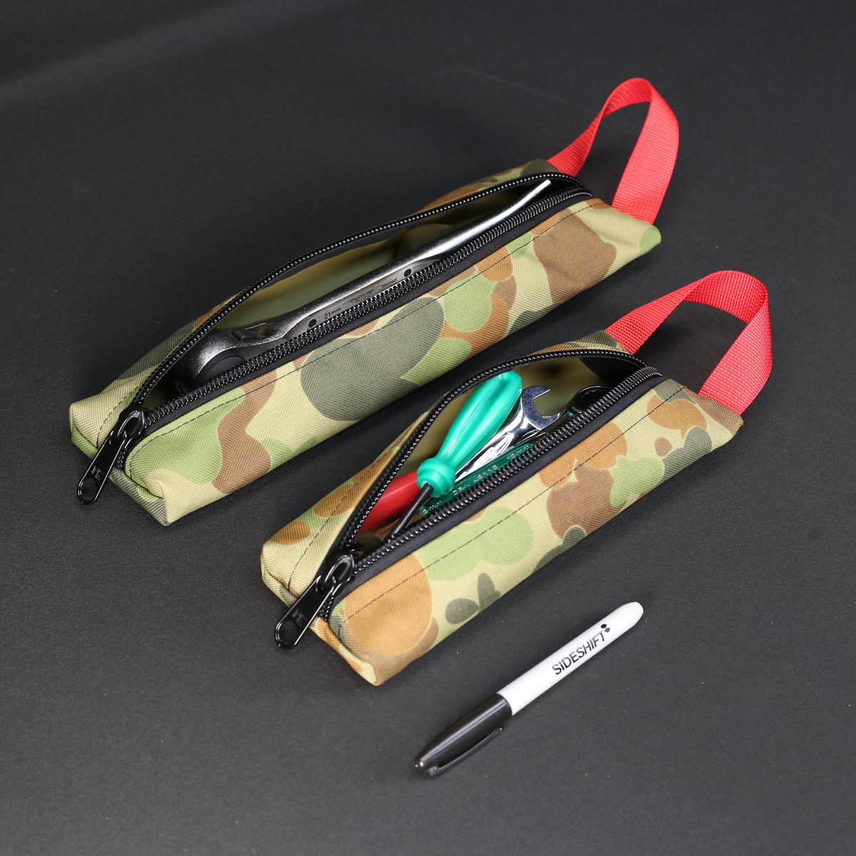Grab Pouch in Auscam x Red