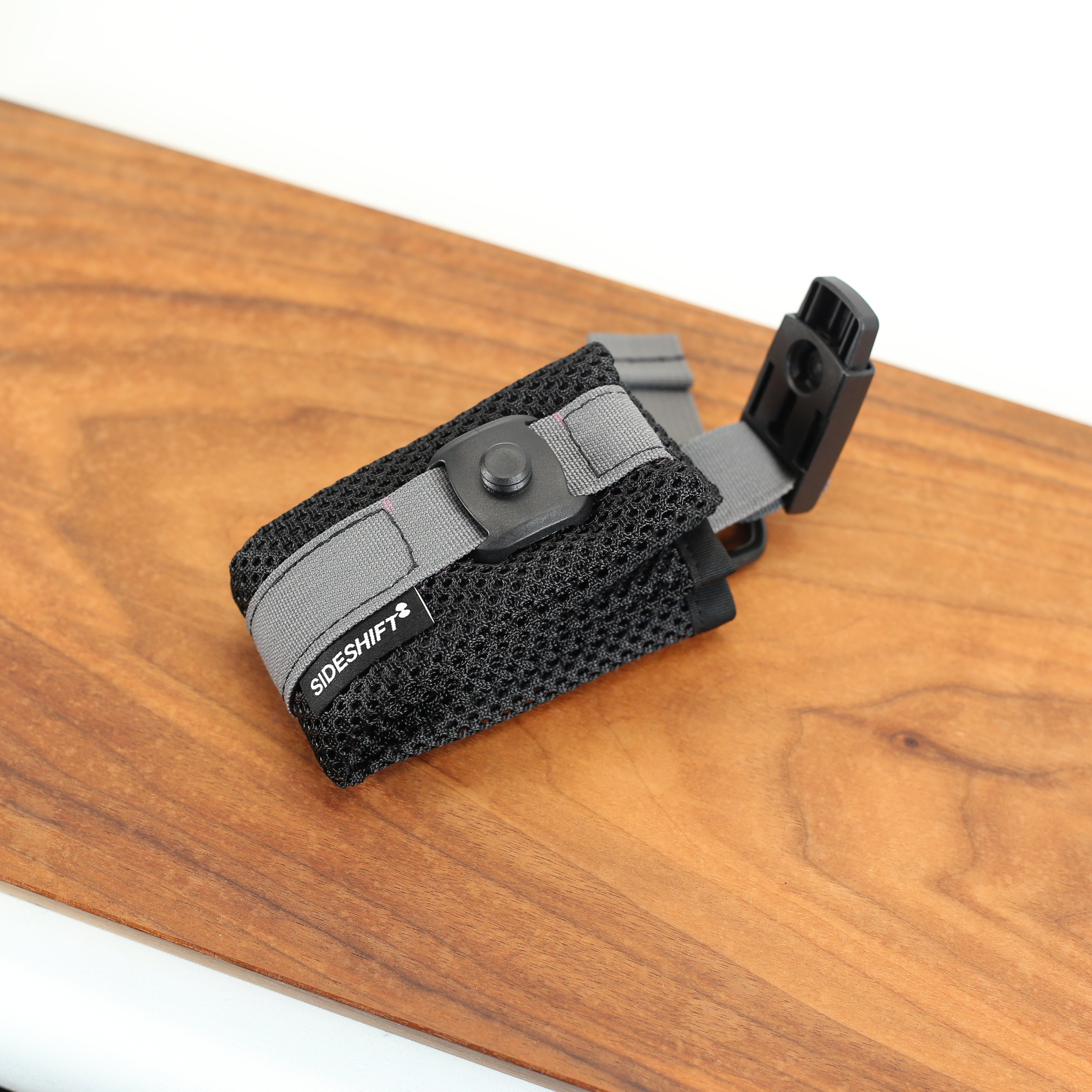Magnetic Mesh Spare Pocket in Wolf Grey