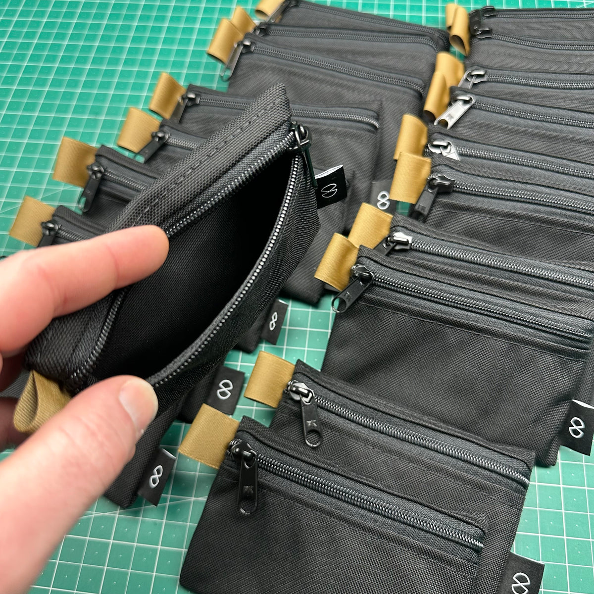 Zip Wallet Black Coyote