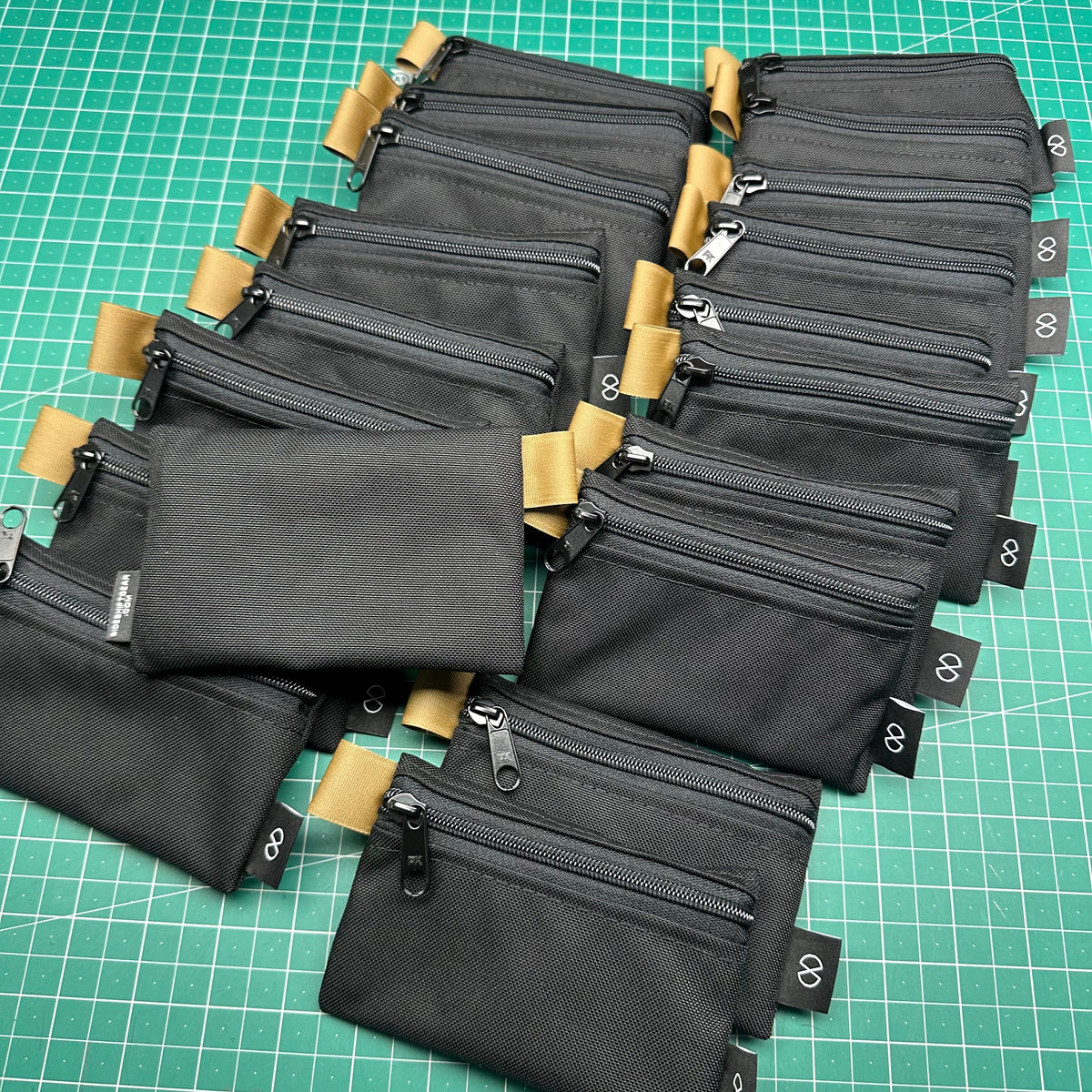 Zip Wallet Black Coyote