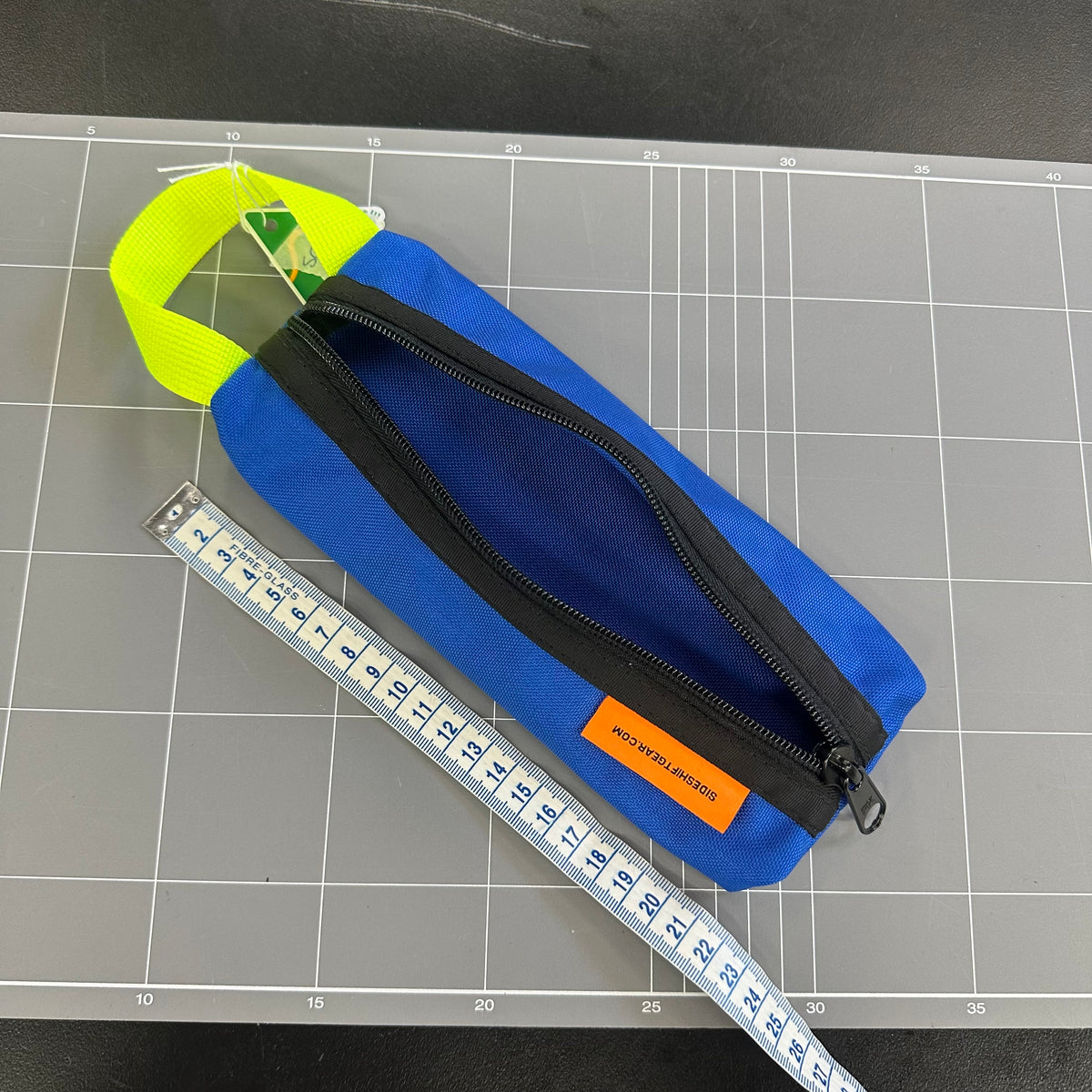Grab Pouch Blue Yellow Sample SGP02