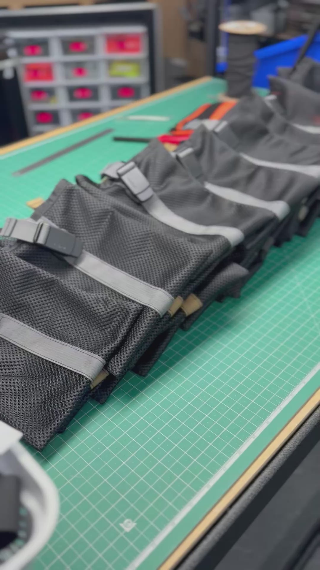 Magnetic Mesh Spare Pocket in Wolf Grey